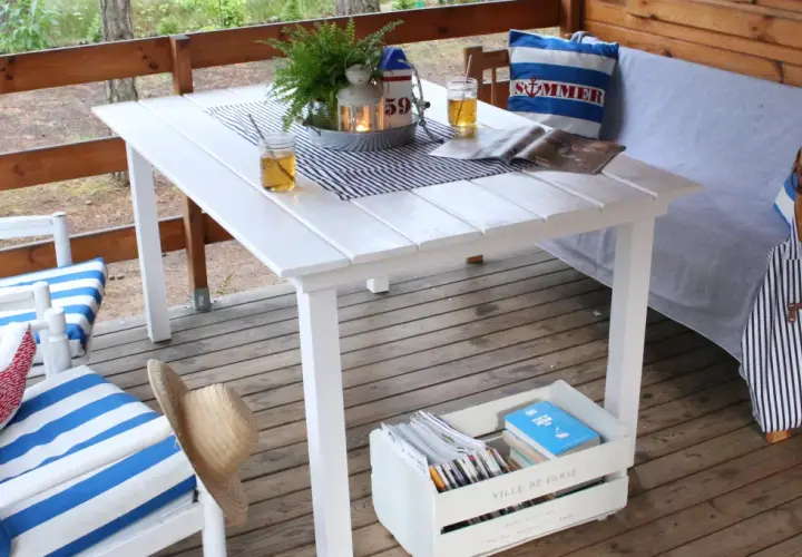 Jak zrobić stolik ogrodowy z drewna? DIY krok po kroku!